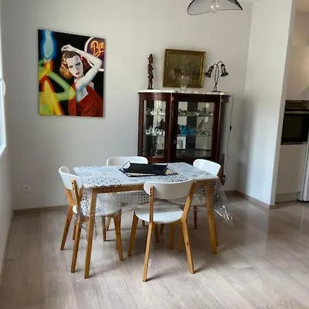 Holiday home Grande Maison Familiale Proche Des Plages