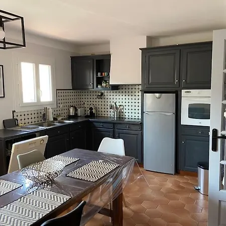 Holiday home Grande Maison Familiale Proche Des Plages